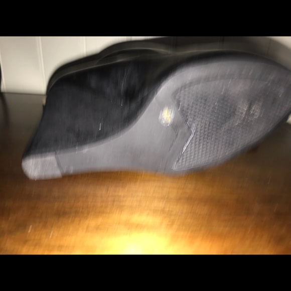 BCBG Wedges - Picture 4 of 4